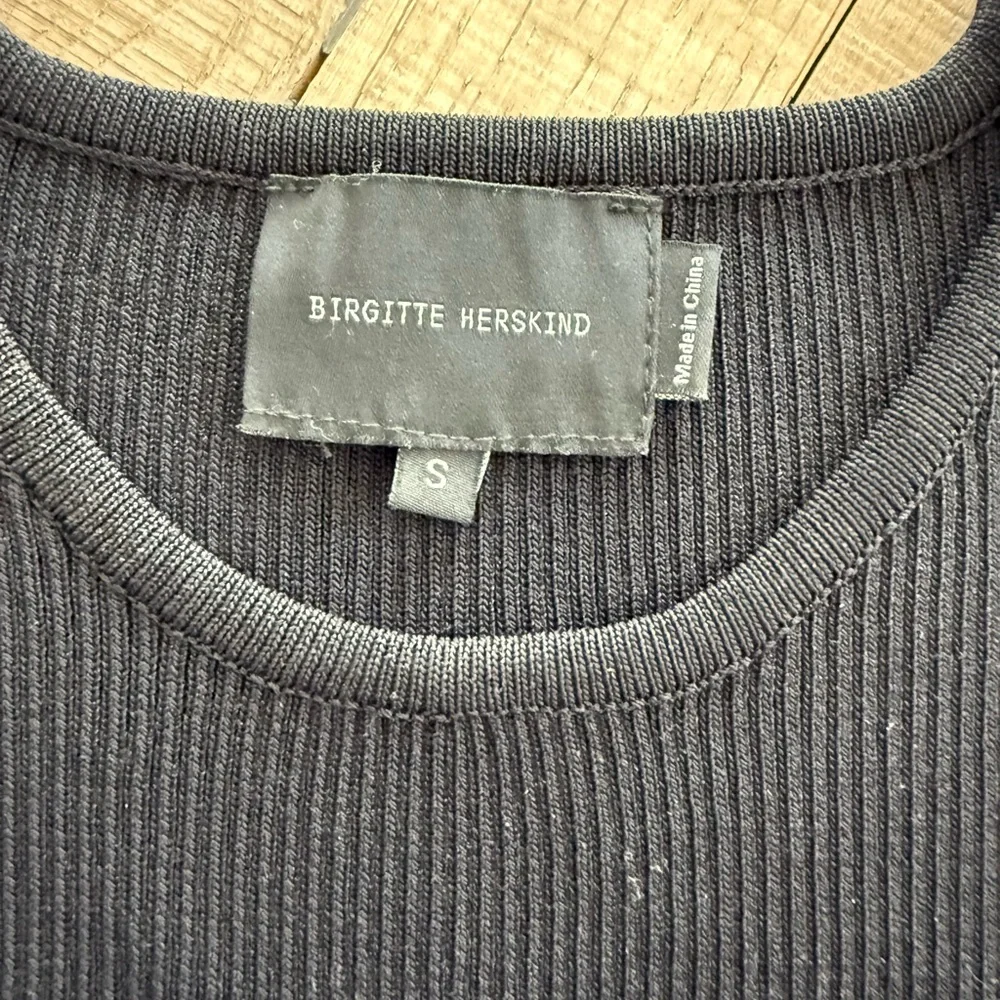 Black Ribbed Tank Top - Picture 2 of 3